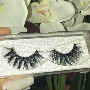 lash style: buchona ✨